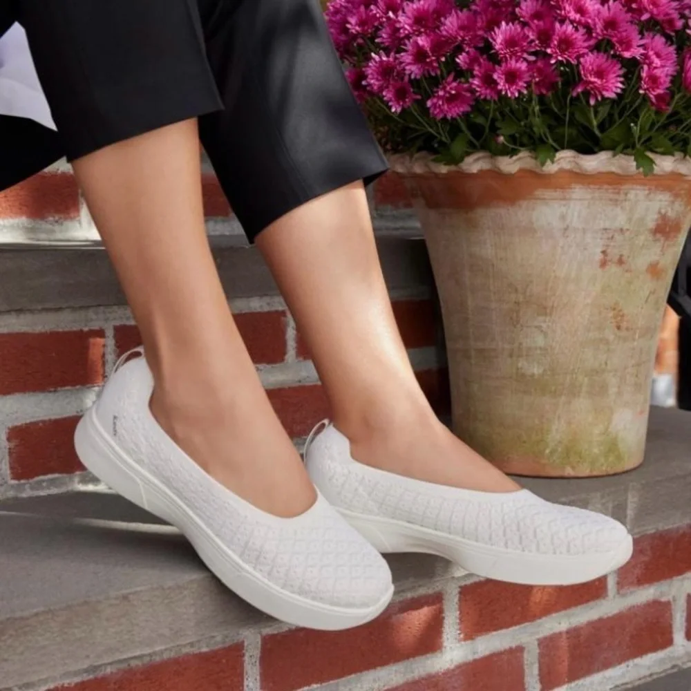 Keds® BlissWalk Skimmer White Slip On Shoes, NWT, Women's Size 6.5